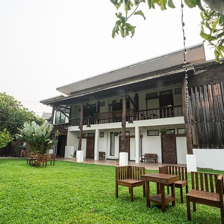 Croissant Hotel And Cafe Chiang Rai Exteriör bild