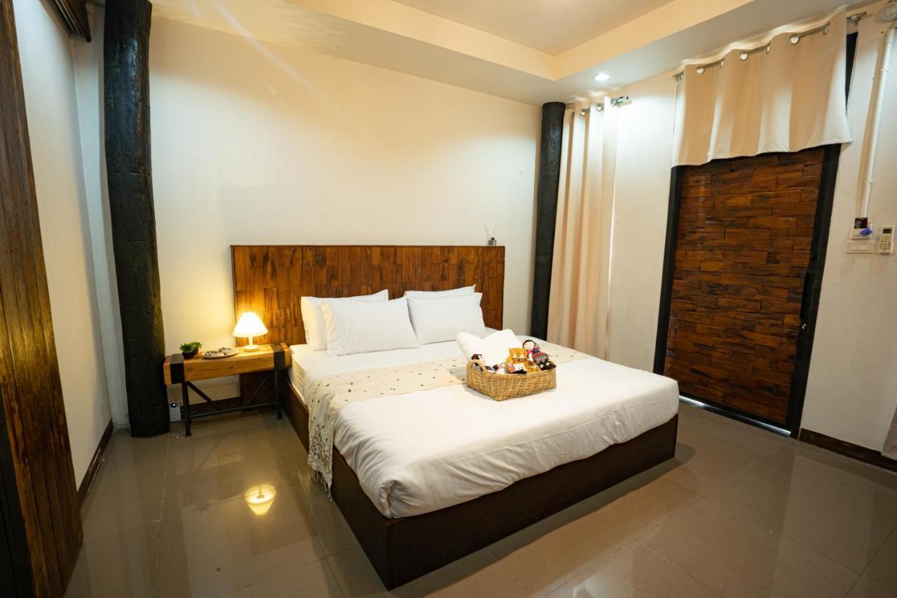 Croissant Hotel And Cafe Chiang Rai Exteriör bild